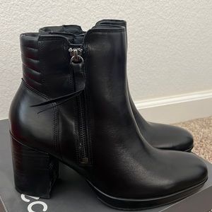 Beautiful Ecco booties only worn once